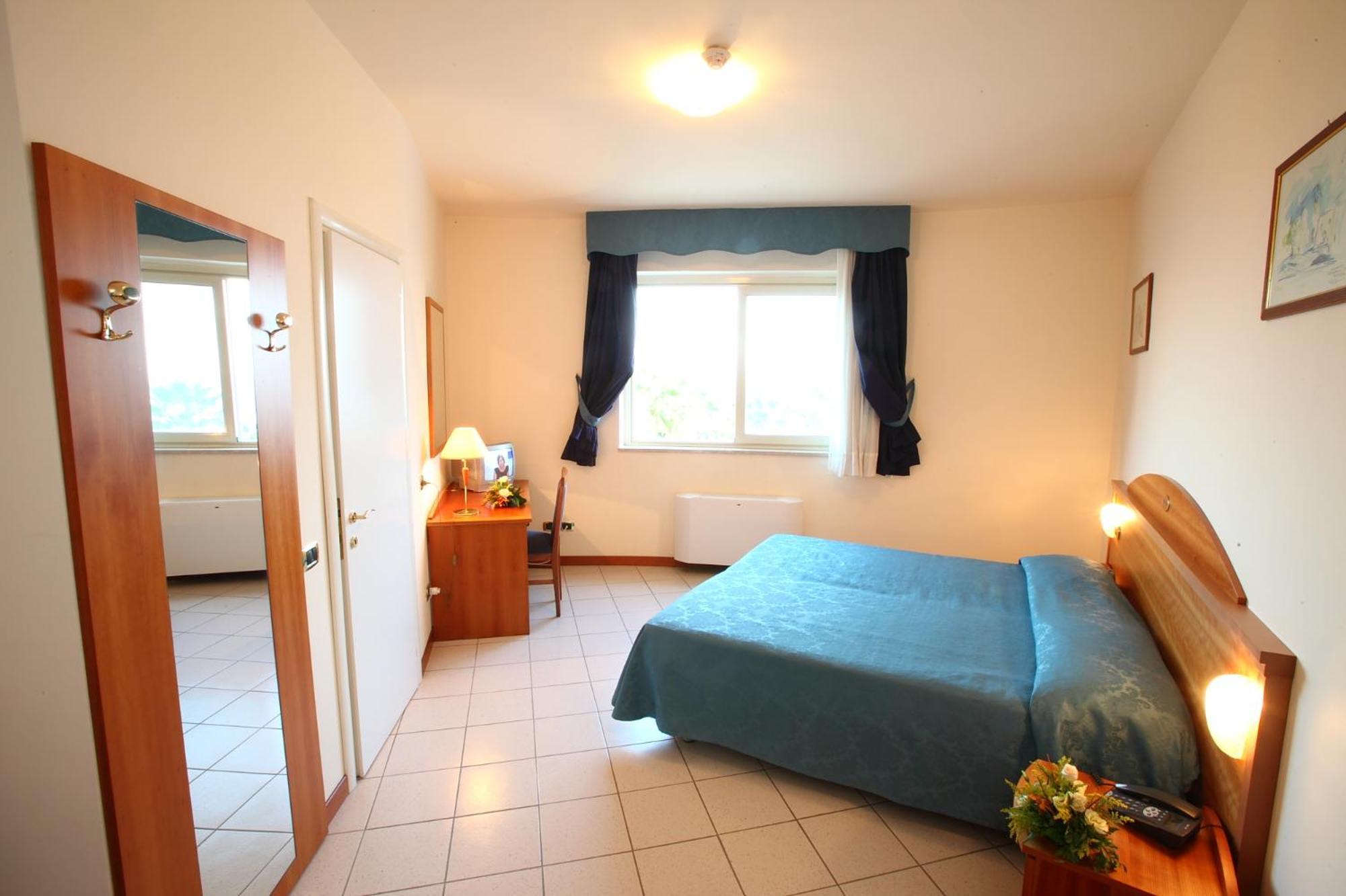 Partenone Resort Hotel Riace Marina Buitenkant foto